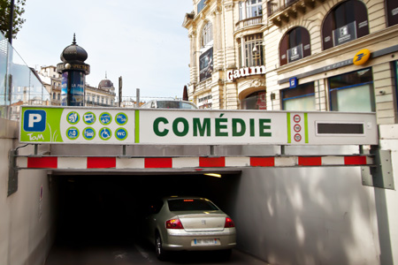 Photo de l'entr&eacute;e du parking de la Com&eacute;die